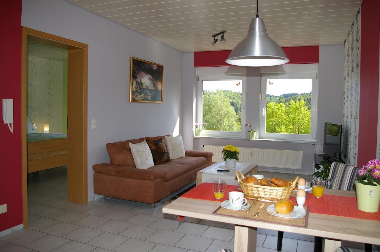 Ferienwohnung Nisius Geisfeld  Ruang foto